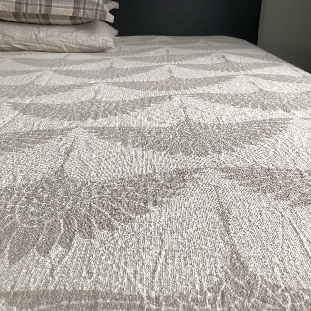 Birds in Flight Cranes Woven Never Printed Tan Cream Throw Blanket NEW 55x75 XL